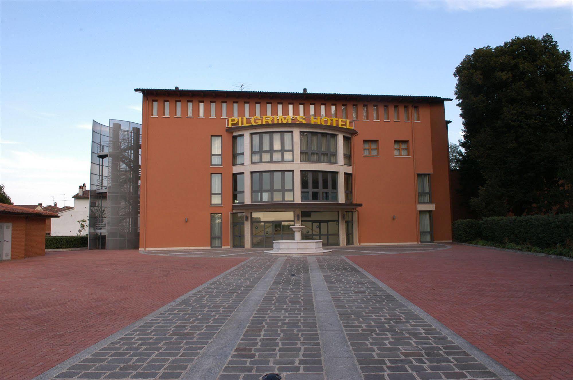Pilgrim'S Hotel Cicognolo Buitenkant foto