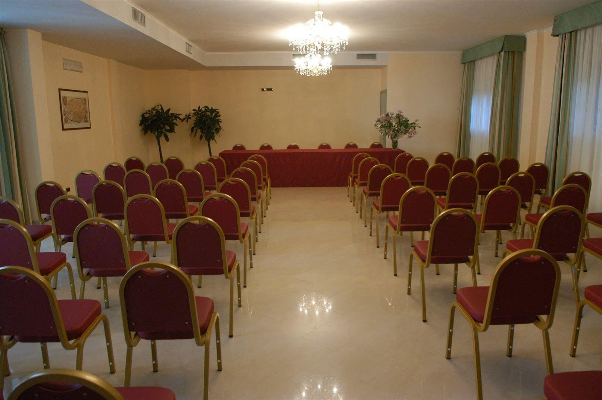 Pilgrim'S Hotel Cicognolo Buitenkant foto