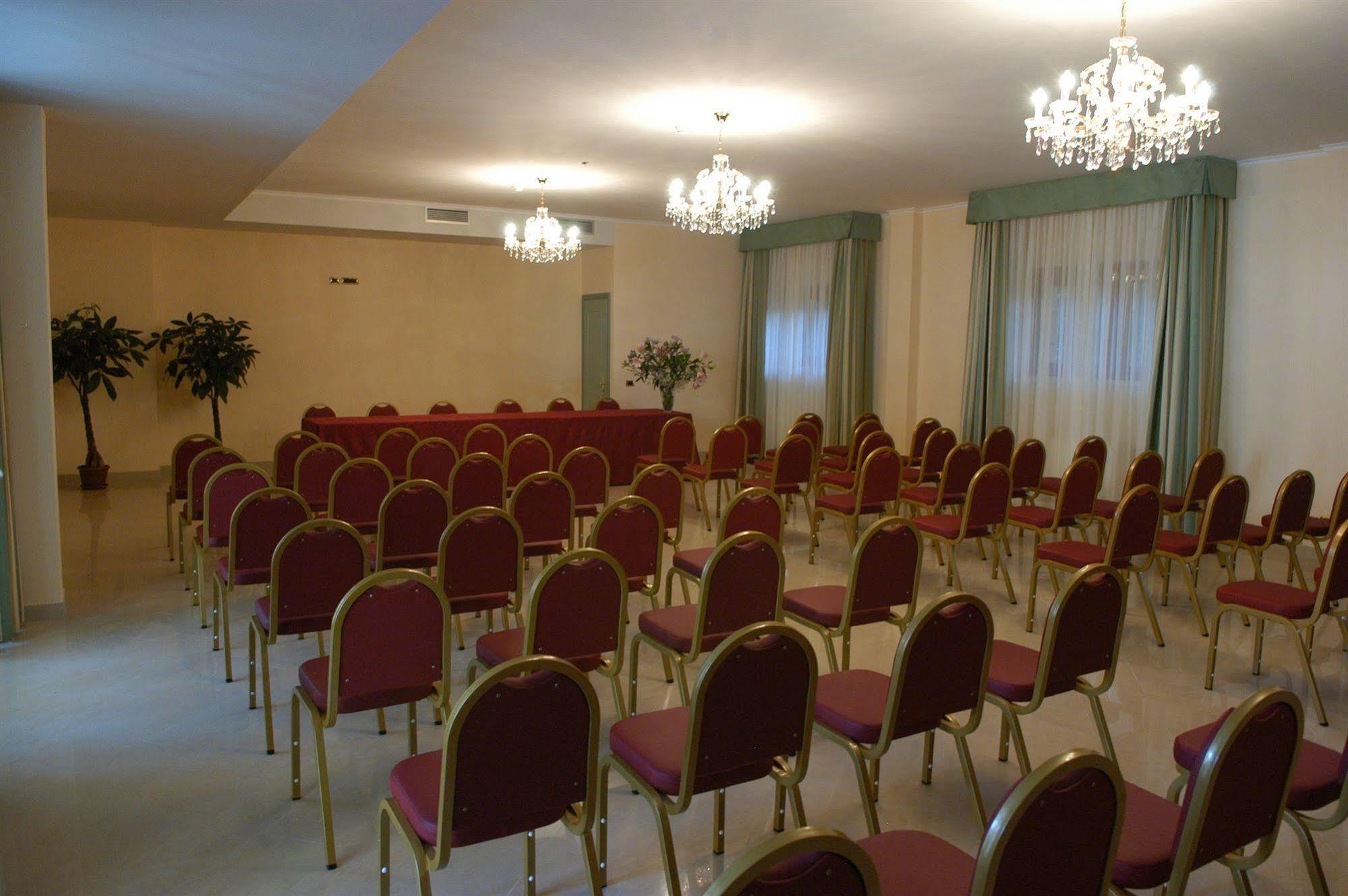 Pilgrim'S Hotel Cicognolo Buitenkant foto