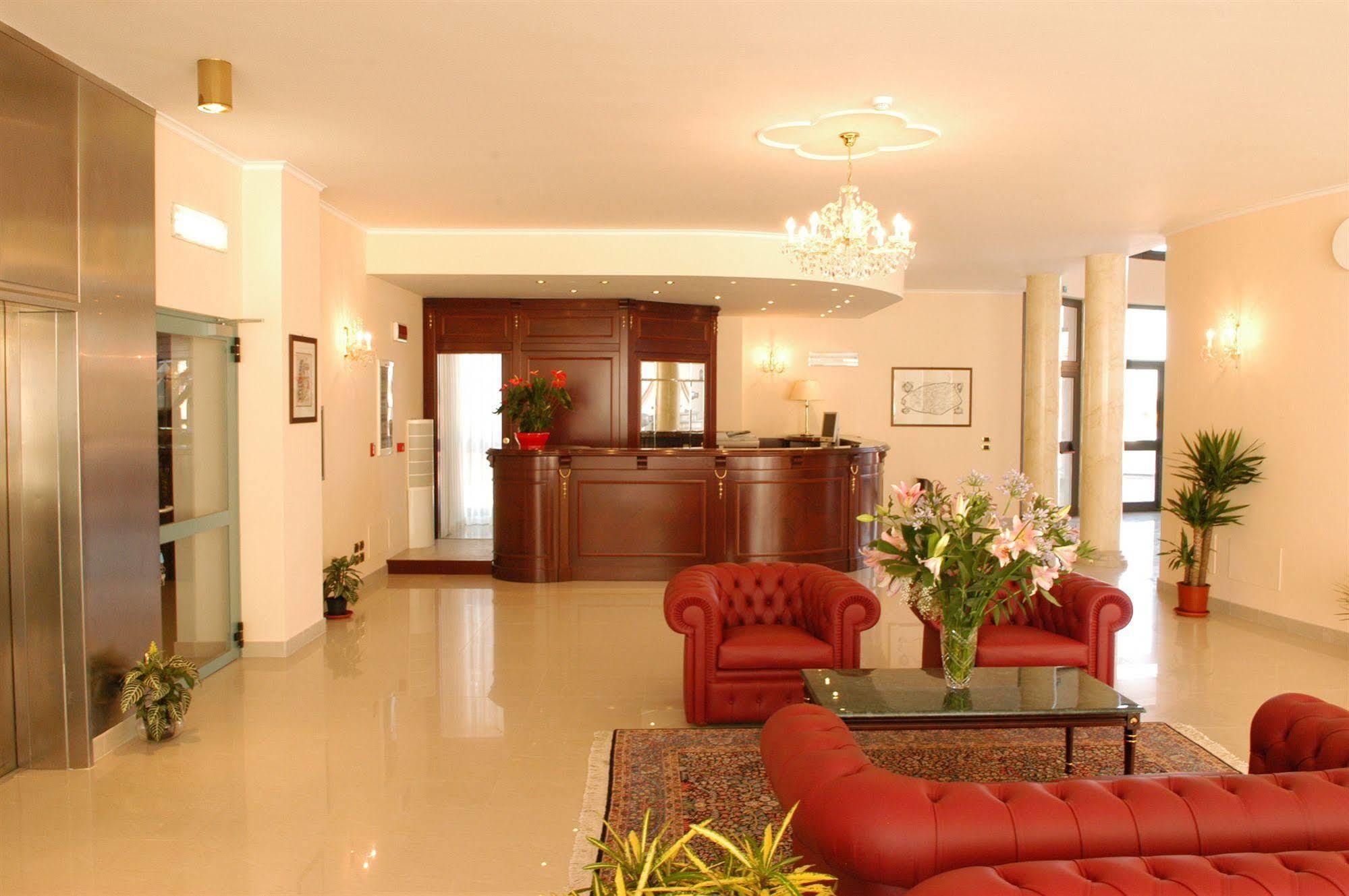Pilgrim'S Hotel Cicognolo Buitenkant foto