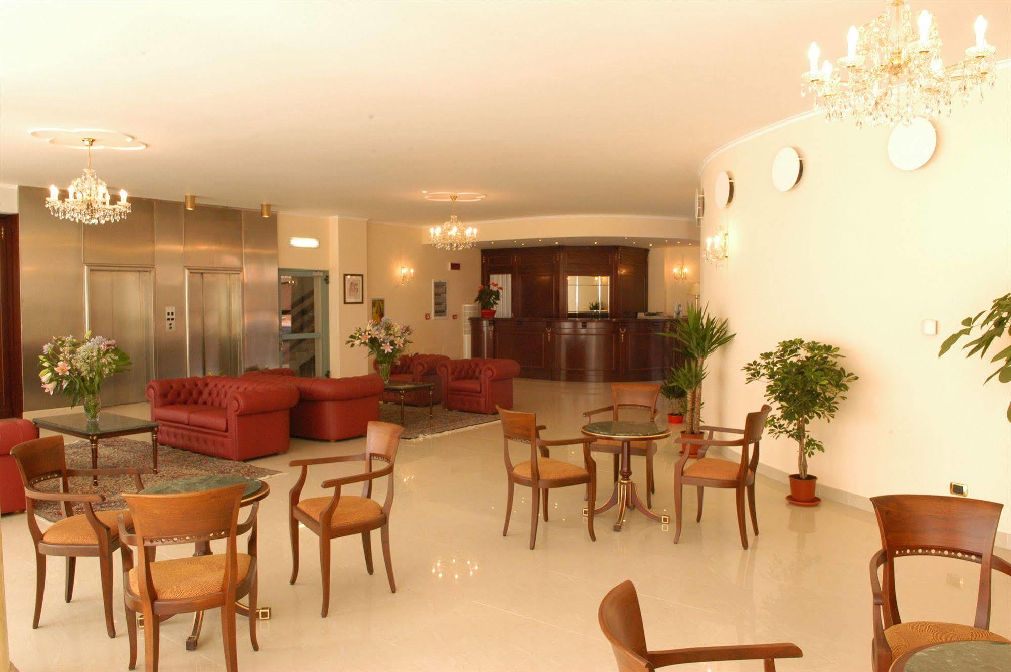 Pilgrim'S Hotel Cicognolo Buitenkant foto