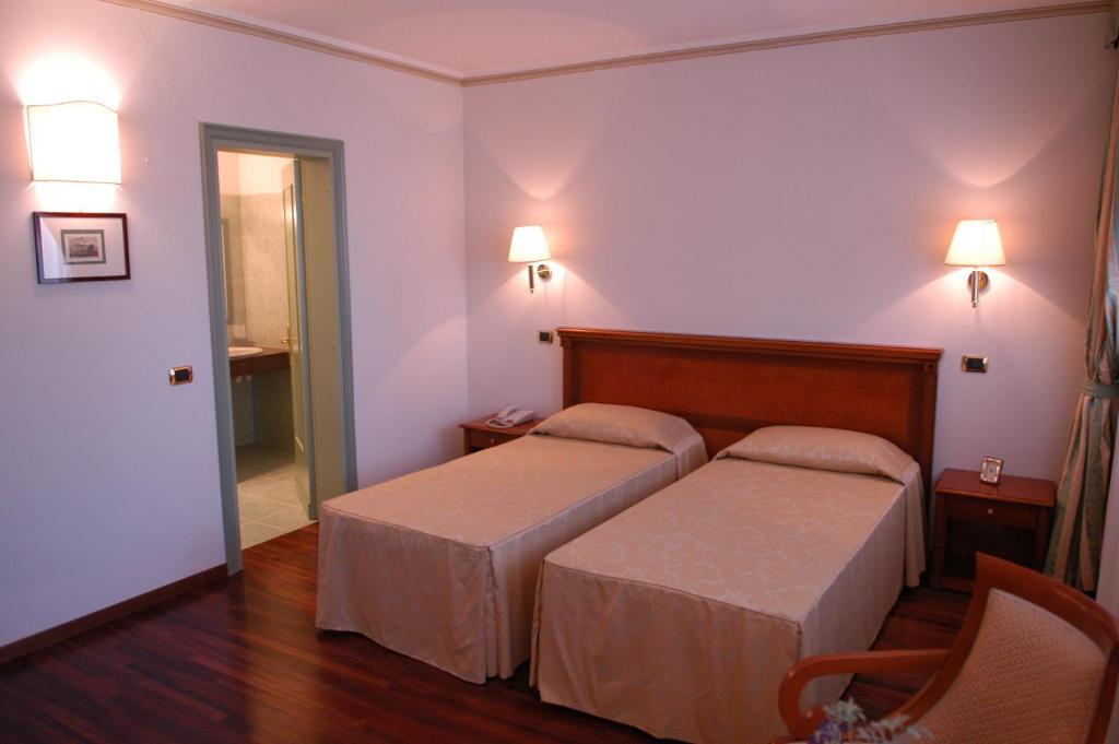 Pilgrim'S Hotel Cicognolo Buitenkant foto
